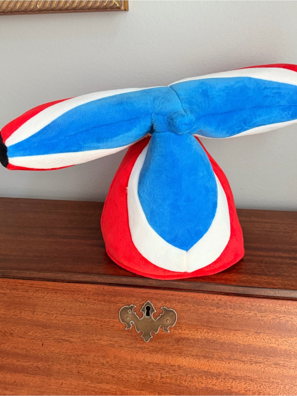 Carnival Cruise line whale tail, dancing, musical hat Freddy the funnel